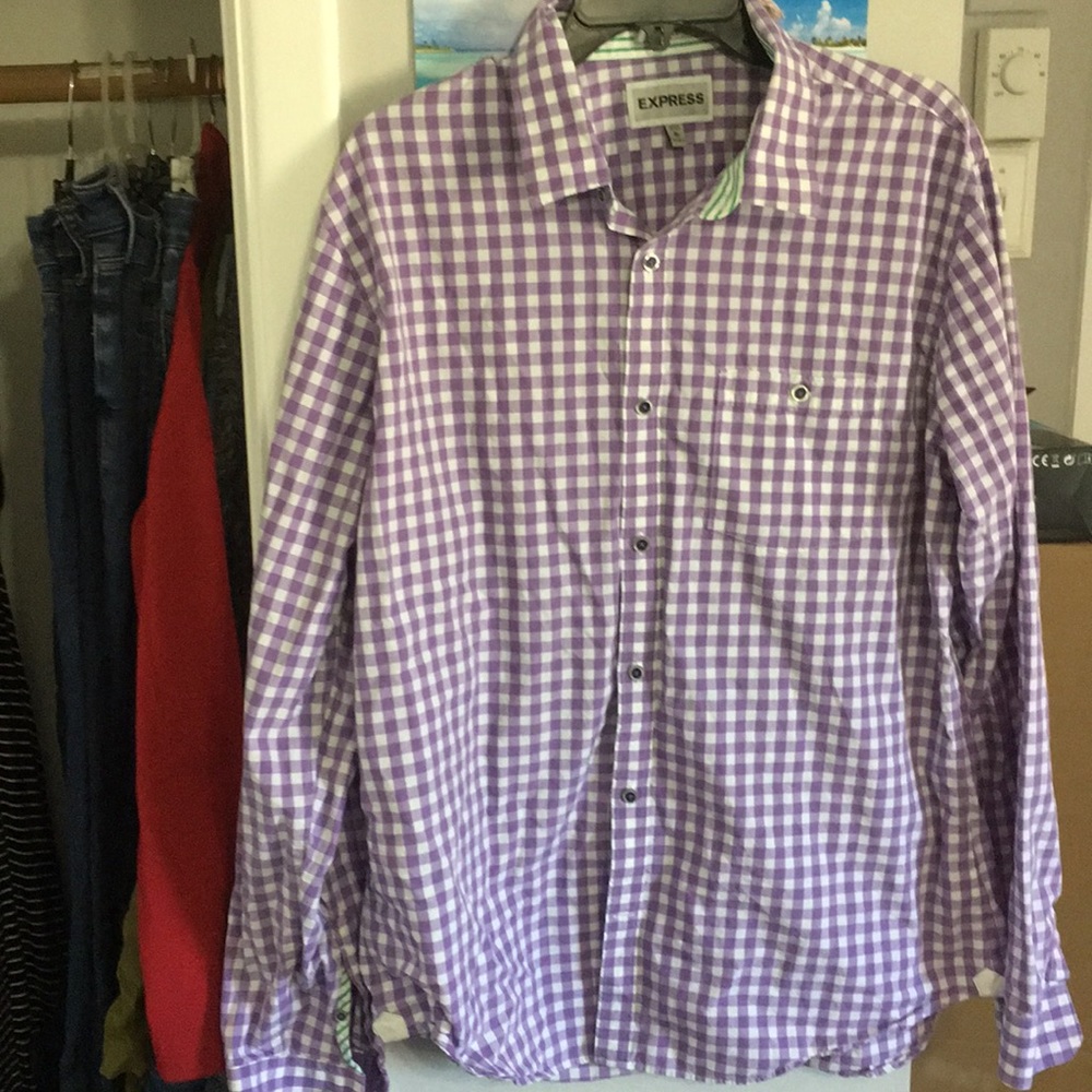 Men’s fitted button down